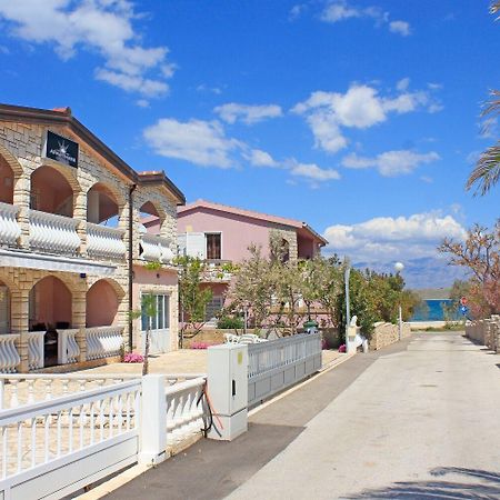 Apartments Almond Vir Exterior foto